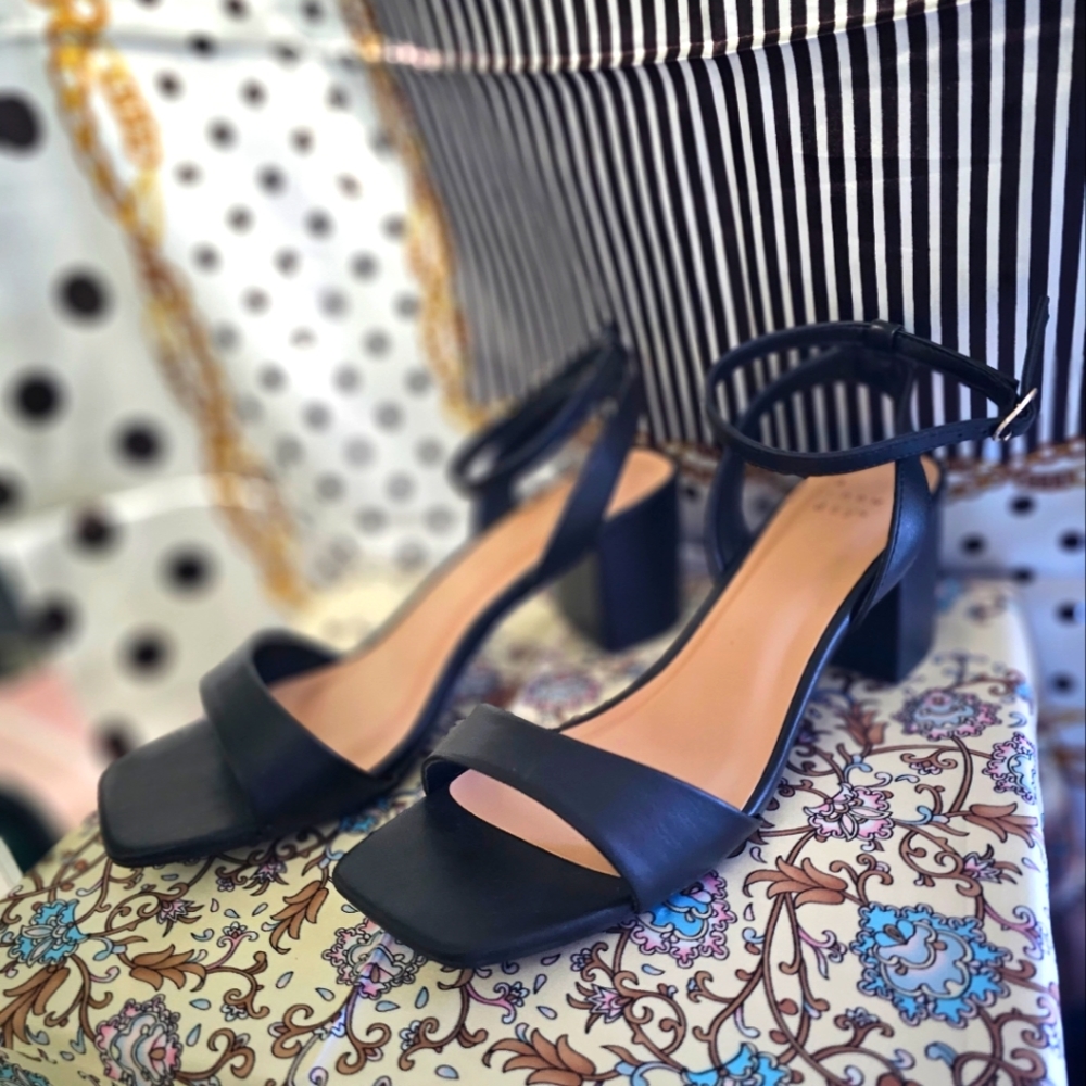 A New Day black wide heel sandals size 9.5